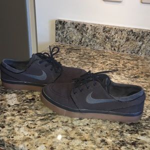 NIKE Janoski